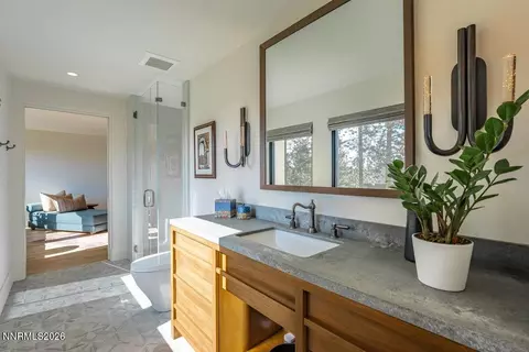 Bath - 261 Eagle Ln, Glenbrook, NV 89413 photo 3 of 7