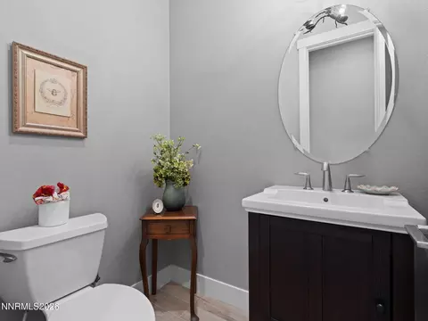 Bath - 3063 Feathertop Dr, Reno, NV 89521 photo 4 of 10