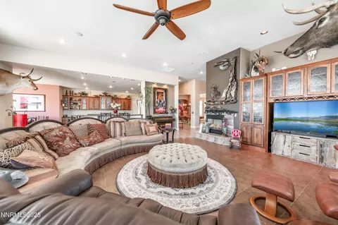 Living - 4433 Casey Rd, Fallon, NV 89406 photo 3 of 5