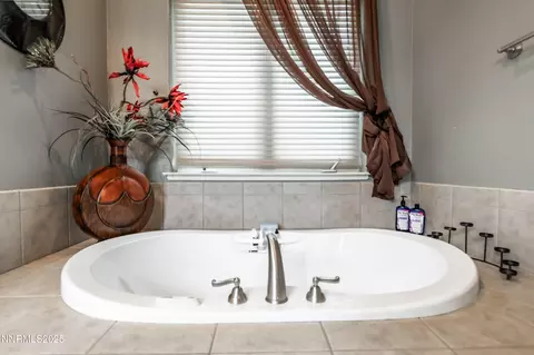 Bath - 4433 Casey Rd, Fallon, NV 89406 photo 5 of 9