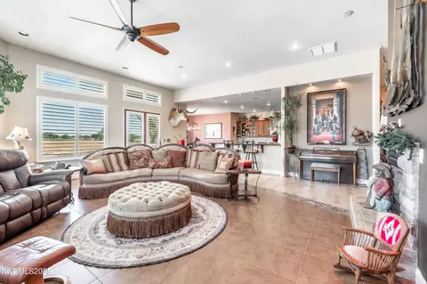 Living - 4433 Casey Rd, Fallon, NV 89406 photo 4 of 5