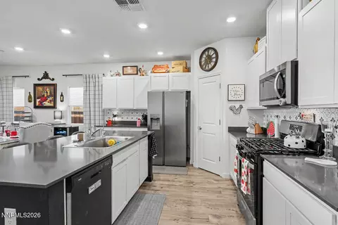 Kitchen - 1085 Tamarack Ct, Fallon, NV 89406 photo 2 of 3