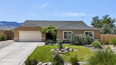 123 Hood Dr, Dayton, NV 89403