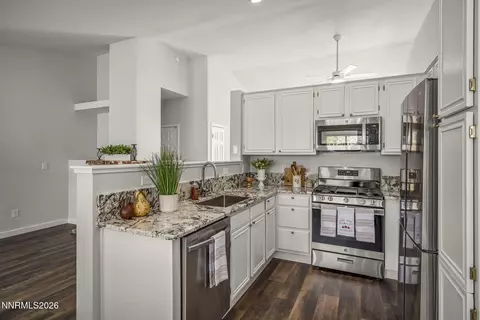 996 Petes Way, Sparks, NV 89434