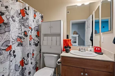 Bath - 10891 Oakhaven Dr, Reno, NV 89521 photo 1 of 5