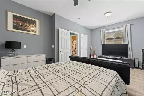 Bedroom - 10891 Oakhaven Dr, Reno, NV 89521 photo 2 of 10