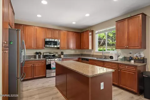 Kitchen - 10891 Oakhaven Dr, Reno, NV 89521 photo 1 of 2