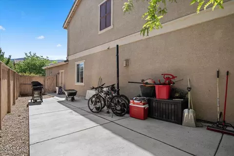 Exterior - 10891 Oakhaven Dr, Reno, NV 89521 photo 20 of 23