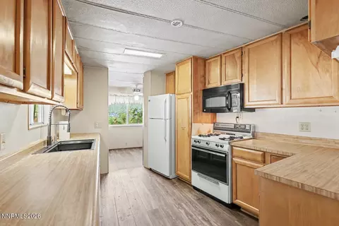 Kitchen - 1380 River View Dr, Fallon, NV 89406 photo 1 of 2
