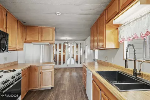Kitchen - 1380 River View Dr, Fallon, NV 89406 photo 2 of 2