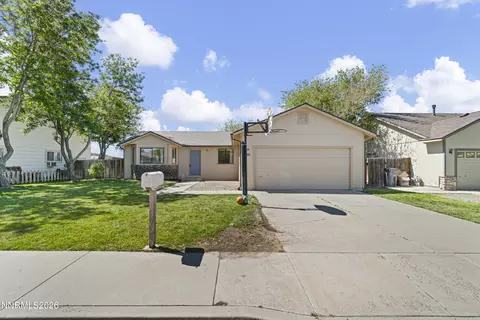 401 Kathy Ave, Yerington, NV 89447