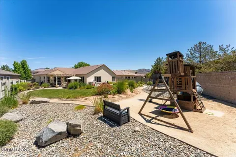 Exterior - 1606 Silverthread Dr, Reno, NV 89521 photo 4 of 10