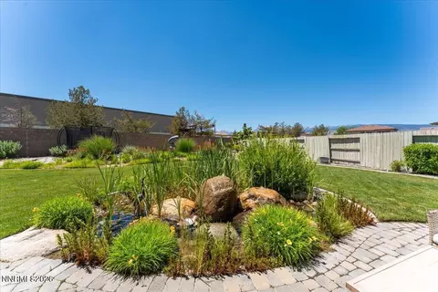 Exterior - 1606 Silverthread Dr, Reno, NV 89521 photo 8 of 10