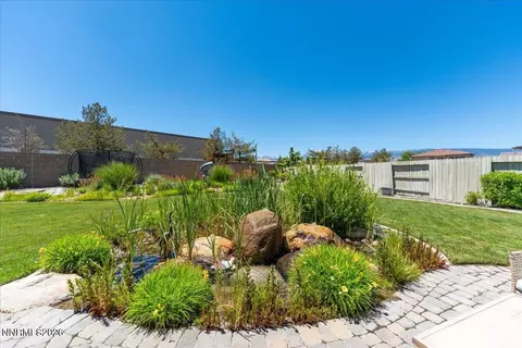Exterior - 1606 Silverthread Dr, Reno, NV 89521 photo 7 of 10