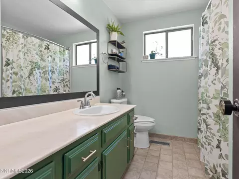Bath - 2850 Ravazza Rd, Reno, NV 89521 photo 2 of 2