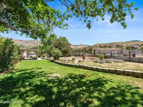 Exterior - 2850 Ravazza Rd, Reno, NV 89521 photo 8 of 10