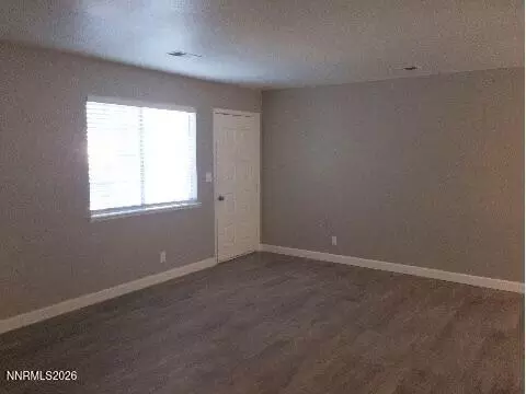 Living - 960 Mark Ave, Fallon, NV 89406 photo 5 of 7