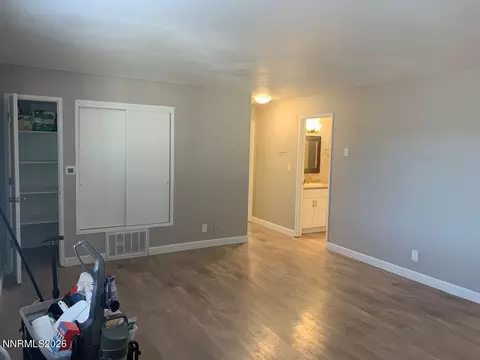 Living - 960 Mark Ave, Fallon, NV 89406 photo 6 of 7