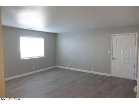 Living - 960 Mark Ave, Fallon, NV 89406 photo 3 of 7