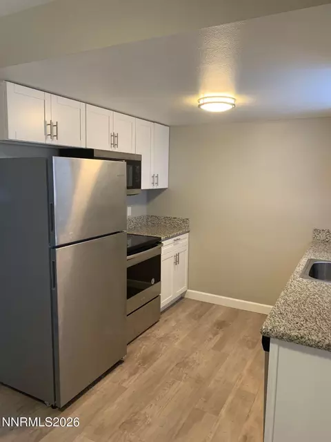 Kitchen - 960 Mark Ave, Fallon, NV 89406 photo 7 of 8