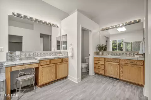 Bath - 574 Echo Ridge Ct, Reno, NV 89511 photo 1 of 6