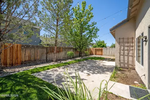 Exterior - 10140 Buckeye Ct, Reno, NV 89521 photo 7 of 9