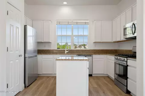 Kitchen - 10140 Buckeye Ct, Reno, NV 89521 photo 2 of 7