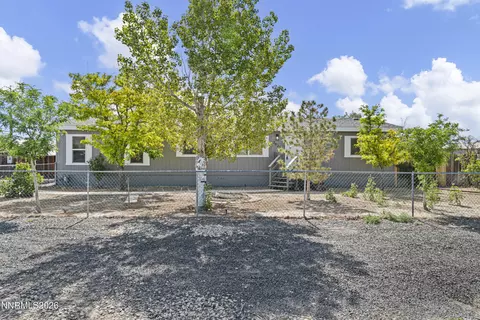 2820 Ramsey St, Silver Springs, NV 89429