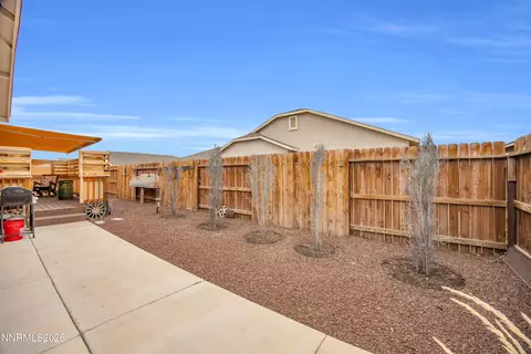Exterior - 2552 Ladera Dr, Fallon, NV 89406 photo 6 of 7