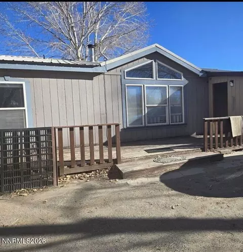 406 W Crowell Field Rd, Round Mountain, NV 89045