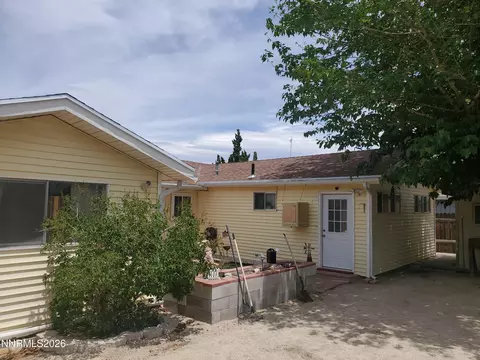 Exterior - 104 W 3rd St, Hawthorne, NV 89415 photo 1 of 2
