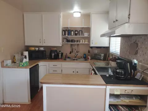 Kitchen - 104 W 3rd St, Hawthorne, NV 89415 photo 1 of 2