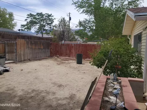 Exterior - 104 W 3rd St, Hawthorne, NV 89415 photo 2 of 2