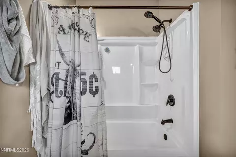 Bath - 6340 Westwind Way, Fallon, NV 89406 photo 7 of 8