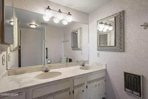 Bath - 2615 Everett Dr, Reno, NV 89503 photo 1 of 3