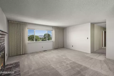 Living - 2615 Everett Dr, Reno, NV 89503 photo 2 of 4