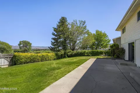 Exterior - 2615 Everett Dr, Reno, NV 89503 photo 3 of 4