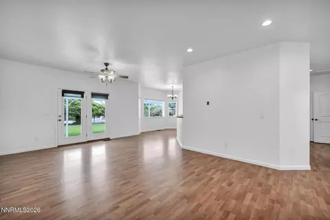 Living - 1785 Steven Dr, Fallon, NV 89406 photo 3 of 6