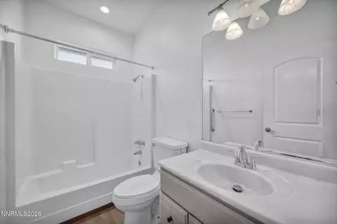 Bath - 1785 Steven Dr, Fallon, NV 89406 photo 3 of 3