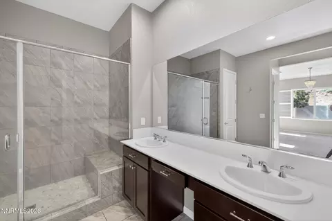 Bath - 3055 Show Jumper Ln, Reno, NV 89521 photo 3 of 5