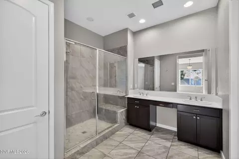 Bath - 3055 Show Jumper Ln, Reno, NV 89521 photo 2 of 5
