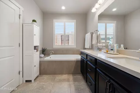 Bath - 752 E Cottage Loop, Gardnerville, NV 89460 photo 2 of 3