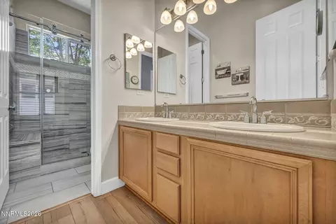 Bath - 1658 Bridgeview Ct, Reno, NV 89521 photo 12 of 13