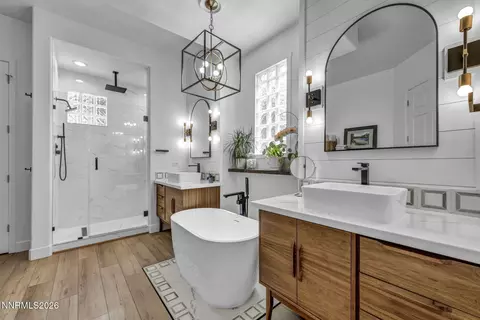 Bath - 1658 Bridgeview Ct, Reno, NV 89521 photo 2 of 13