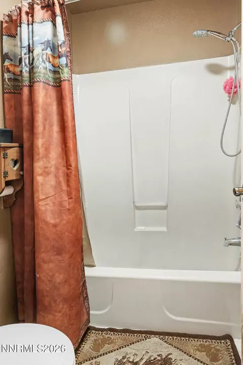 Bath - 5155 Candee Ln, Fallon, NV 89406 photo 3 of 3