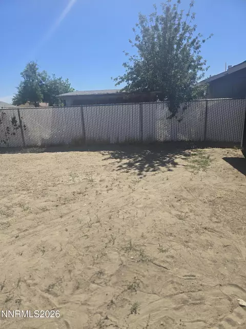 Exterior - 1060 S Lee Ave, Fallon, NV 89406 photo 3 of 4