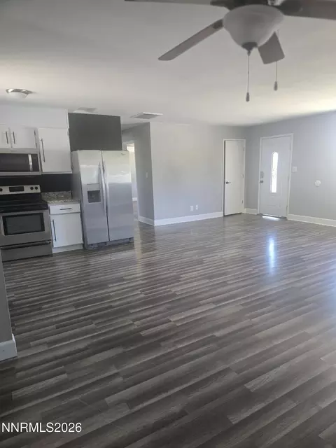 Living - 1060 S Lee Ave, Fallon, NV 89406 photo 1 of 4