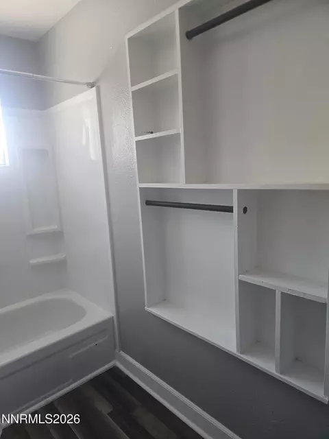 Bath - 1060 S Lee Ave, Fallon, NV 89406 photo 2 of 5