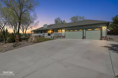 1374 Porter Dr, Minden, NV 89423