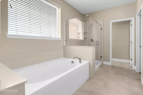 Bath - 10475 Mott Ct, Reno, NV 89521 photo 2 of 5